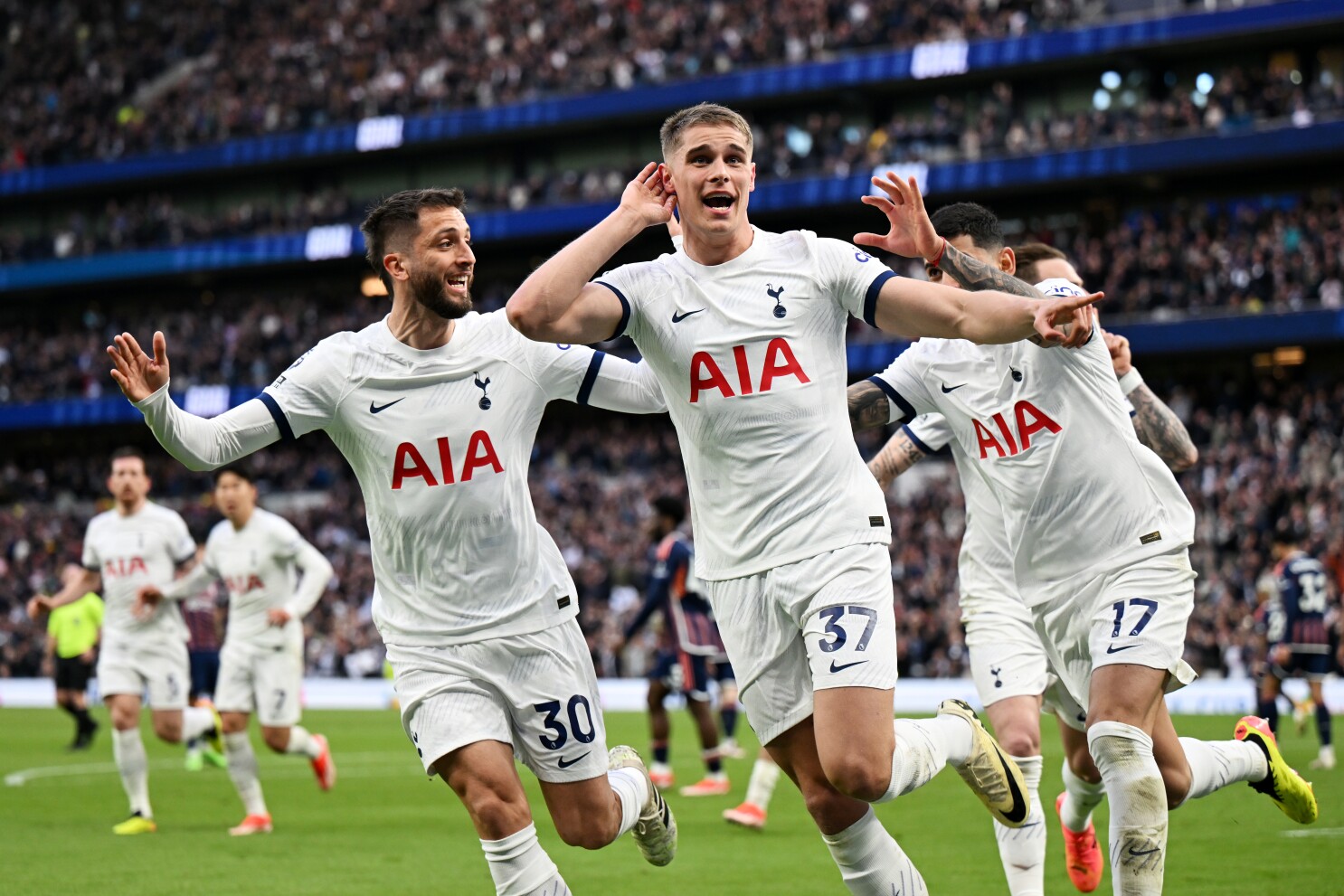 Tottenham Hotspur Secure Top-Four Spot In Premier League